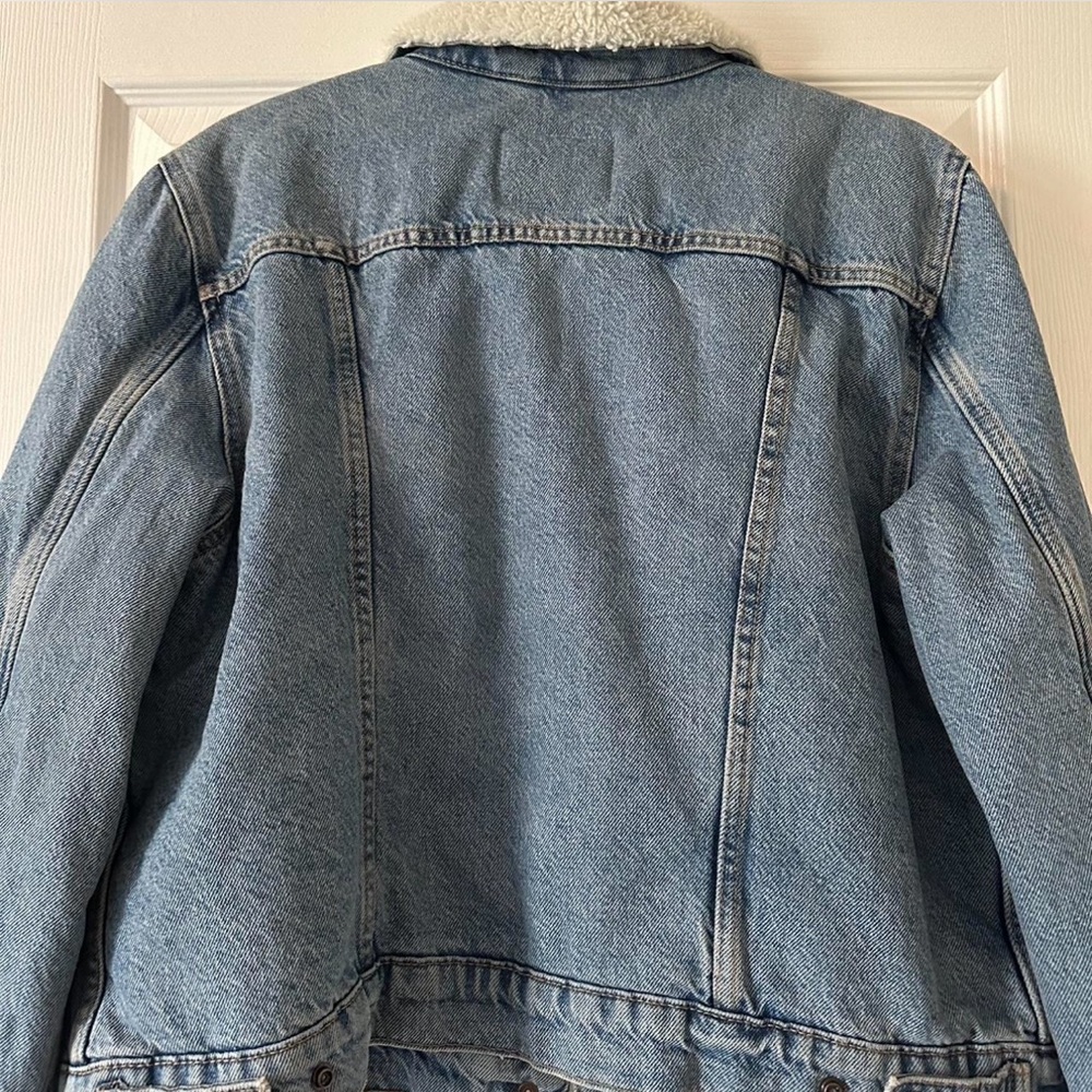 Levi's White Sherpa Lined Jacket - Picture 3 of 3